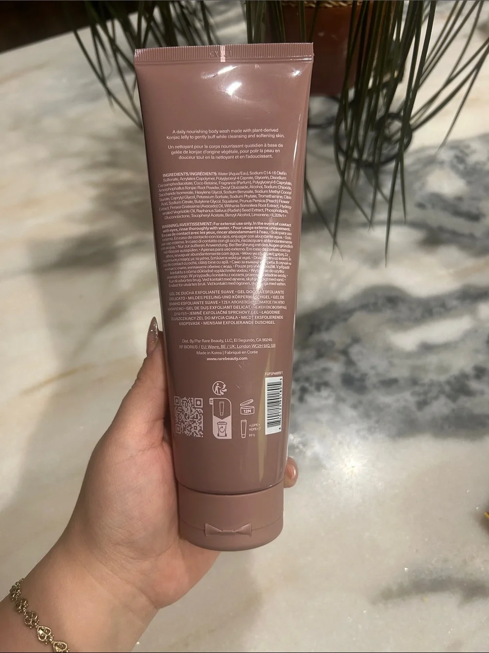 Rare Beauty Gentle Exfoliating Body wash - Dusty Rose Toned sealed